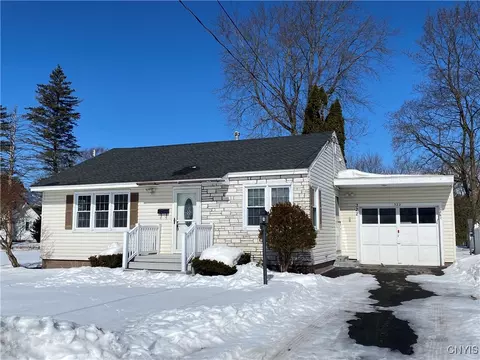 322 Summit Ave, Oneida, NY 13421