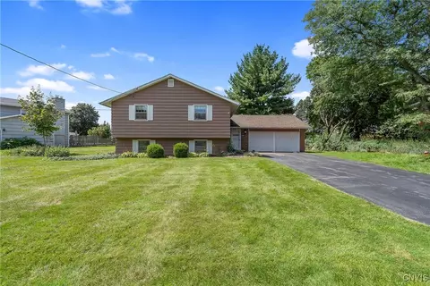 4955 Saint John Dr, Onondaga, NY 13215