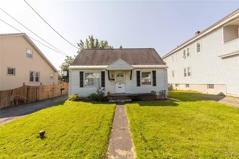 426 Orwood Pl, Salina, NY 13208