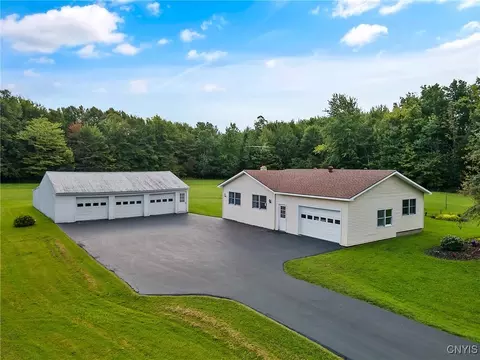 2524 County Route 176, Volney, NY 13069