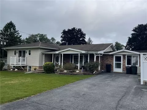 39 Center St, Auburn, NY 13021