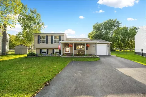 8142 Fornova Cir, Clay, NY 13041