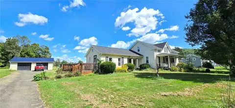 30 Bridge St, Newark Valley, NY 13811