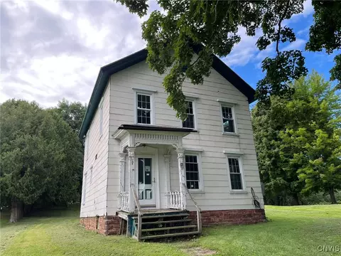 48 School St, Richville, NY 13681