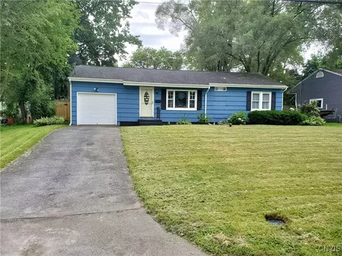224 Lynnhaven Dr, Syracuse, NY 13212