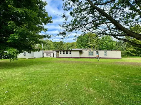 222 Klocks Corners Rd, Scriba, NY 13126