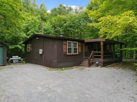 171 Mohawk Dr, Webb, NY 13420