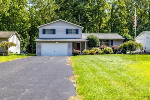 111 Scott Ln, Salina, NY 13088
