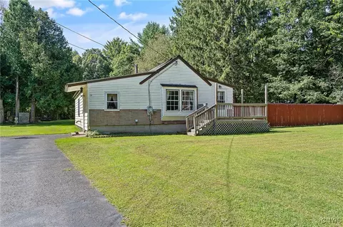 25-29 West Rd, Constantia, NY 13044