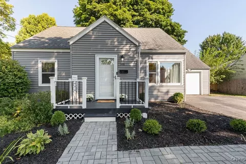 148 Dormar Dr, Syracuse, NY 13212