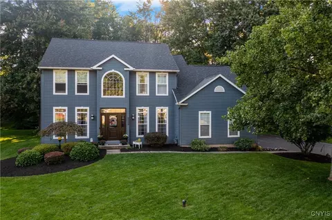 8223 Royal Scarlet Dr, Lysander, NY 13027