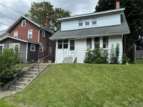 1109 Sunnycrest Rd, Syracuse, NY 13206