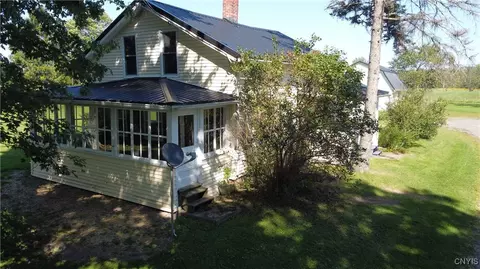 555 Salt Rd, Groton, NY 13073