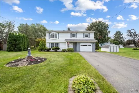 8233 Bitternut Ln, Clay, NY 13090