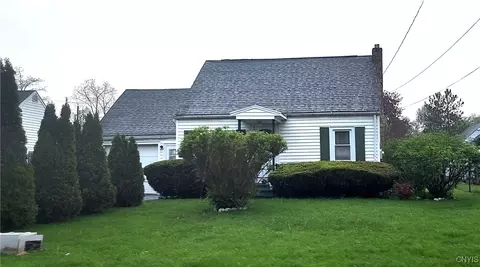 13 Ellmore Dr, Whitestown, NY 13492