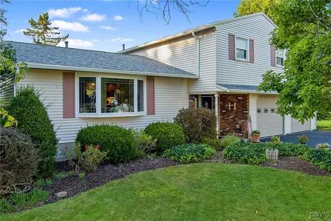 7406 Donegal Way, Clay, NY 13088