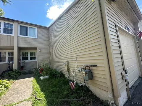 3730 Hialeah Unit E Ct, Baldwinsville, NY 13027