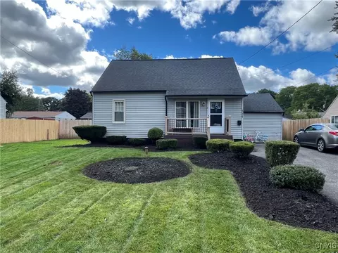 111 Wilshirl Dr, Syracuse, NY 13212