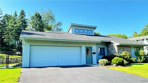 4965 Tenterden Dr, Onondaga, NY 13215
