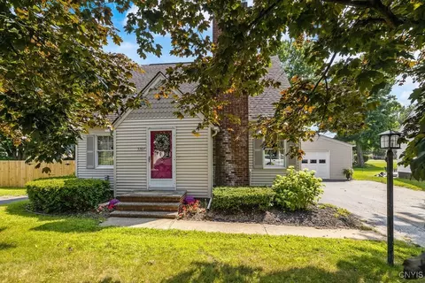 5384 Bear Rd, Syracuse, NY 13212