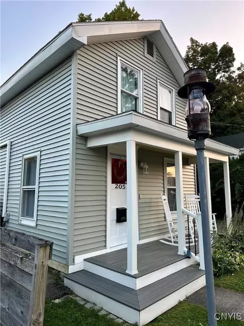 205 Thompson St, Fayetteville, NY 13066