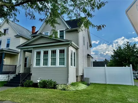 107 Euclid Ave, Kenmore, NY 14217