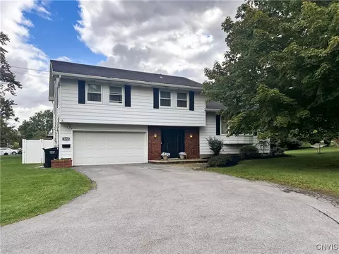 4958 Elgin Dr, Onondaga, NY 13215