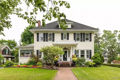 238 Brattle Rd, Syracuse, NY 13203