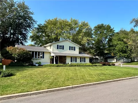 4004 Arrowhead Ln, Salina, NY 13090