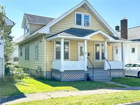 817 Symonds Pl, Utica, NY 13502