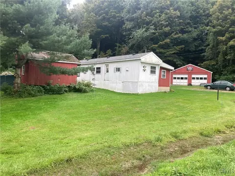 49 Middle Rd, Oswego, NY 13126