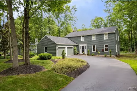8770 Radburn Dr, Lysander, NY 13027