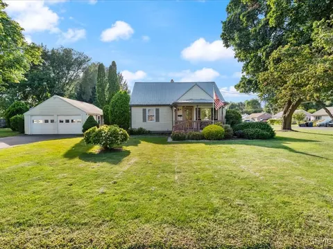 44 Homeland Rd, Syracuse, NY 13212