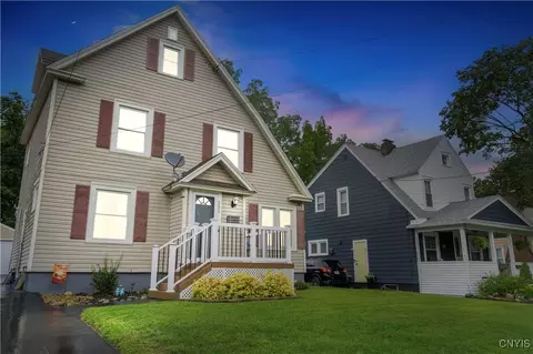 151 Searlwyn Rd, Syracuse, NY 13205