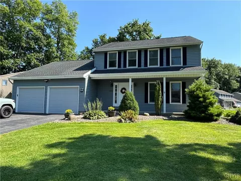 8544 Farm Gate Path, Cicero, NY 13039