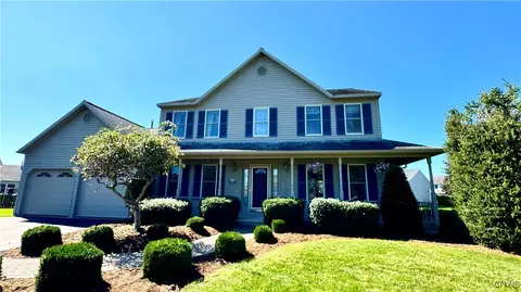 5814 Calico Cir, East Syracuse, NY 13057