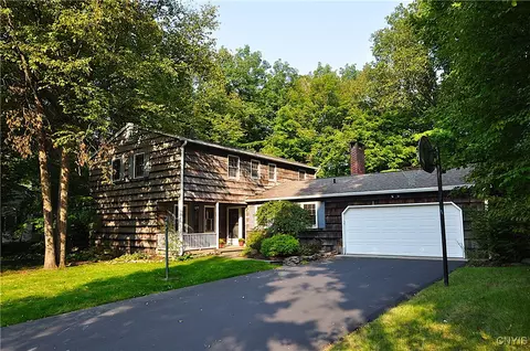 144 Cedar Heights Dr, Jamesville, NY 13078