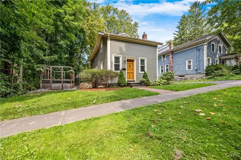 111 Elm St, Fayetteville, NY 13066
