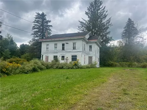 2782 County Route 45, Volney, NY 13069