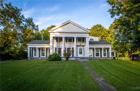 7512 East St, Newport, NY 13416