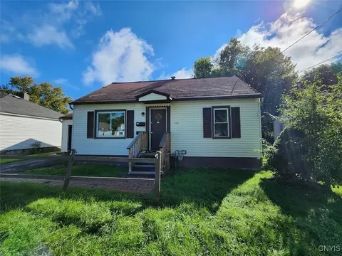 206 Boston Rd, Salina, NY 13211