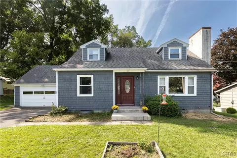 104 Vollmer Rd, Fayetteville, NY 13066