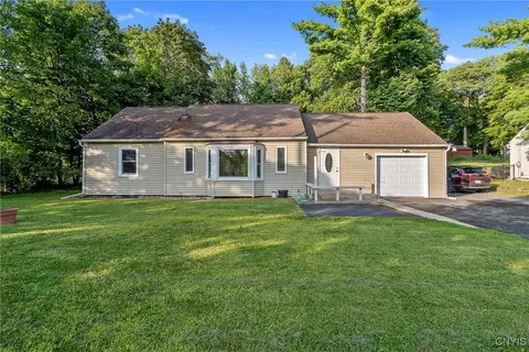3621 Cold Springs Rd, Lysander, NY 13027