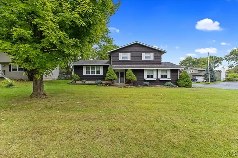 7720 Lemontree Ln, Clay, NY 13090