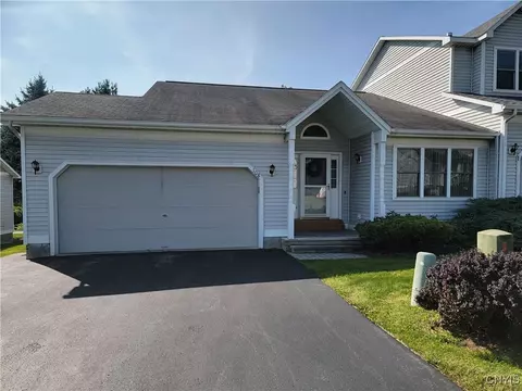 108 Timber Wolf Cir, Geddes, NY 13209