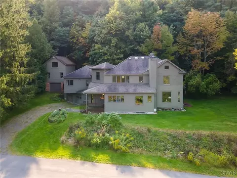 241 Markham Hollow Rd, Tully, NY 13159
