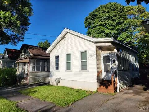 926 Highland St, Syracuse, NY 13203