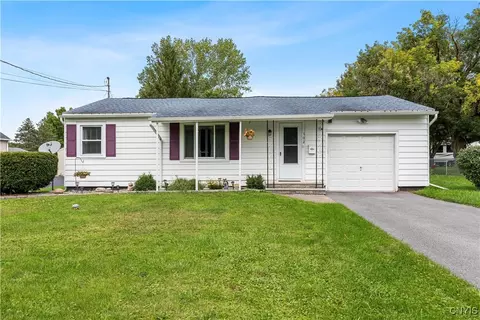 102 Bradley St, Salina, NY 13088