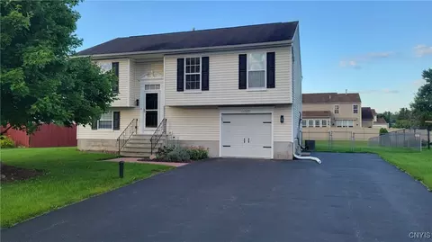 5328 Jillian Ln, Brewerton, NY 13029