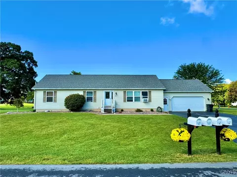 19 Oak Dr, Springport, NY 13160